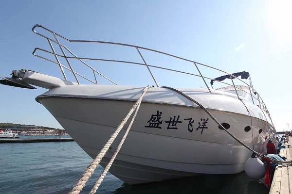 80英尺豪华游艇