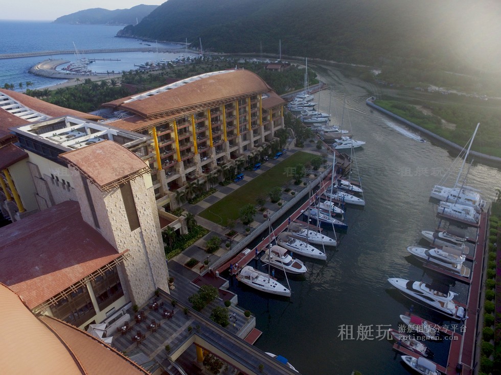 三亞亞龍灣游艇會碼頭 三亞亞龍灣游艇會碼頭