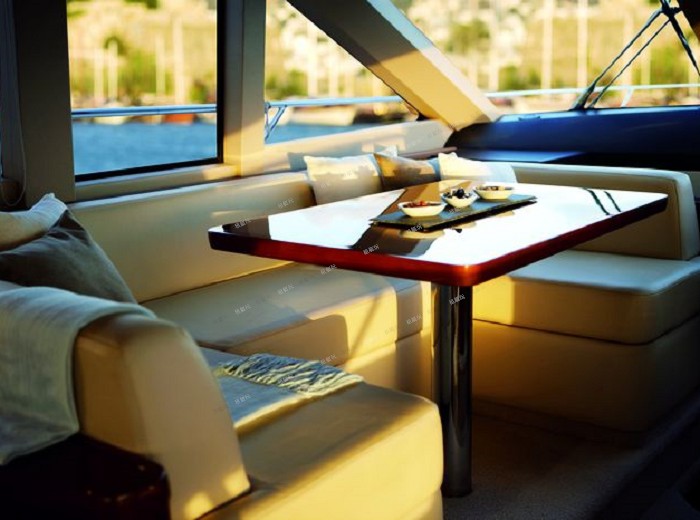 公主50尺游艇 公主50尺游艇