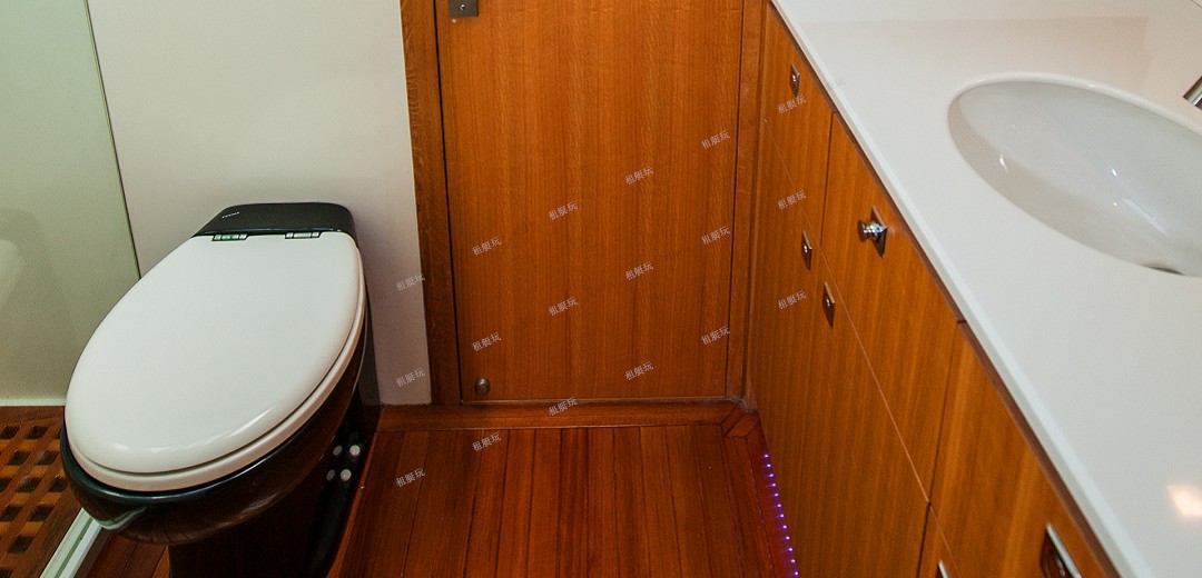 臺(tái)灣AVA 49豪華游艇 1 臺(tái)灣AVA 49豪華游艇 1